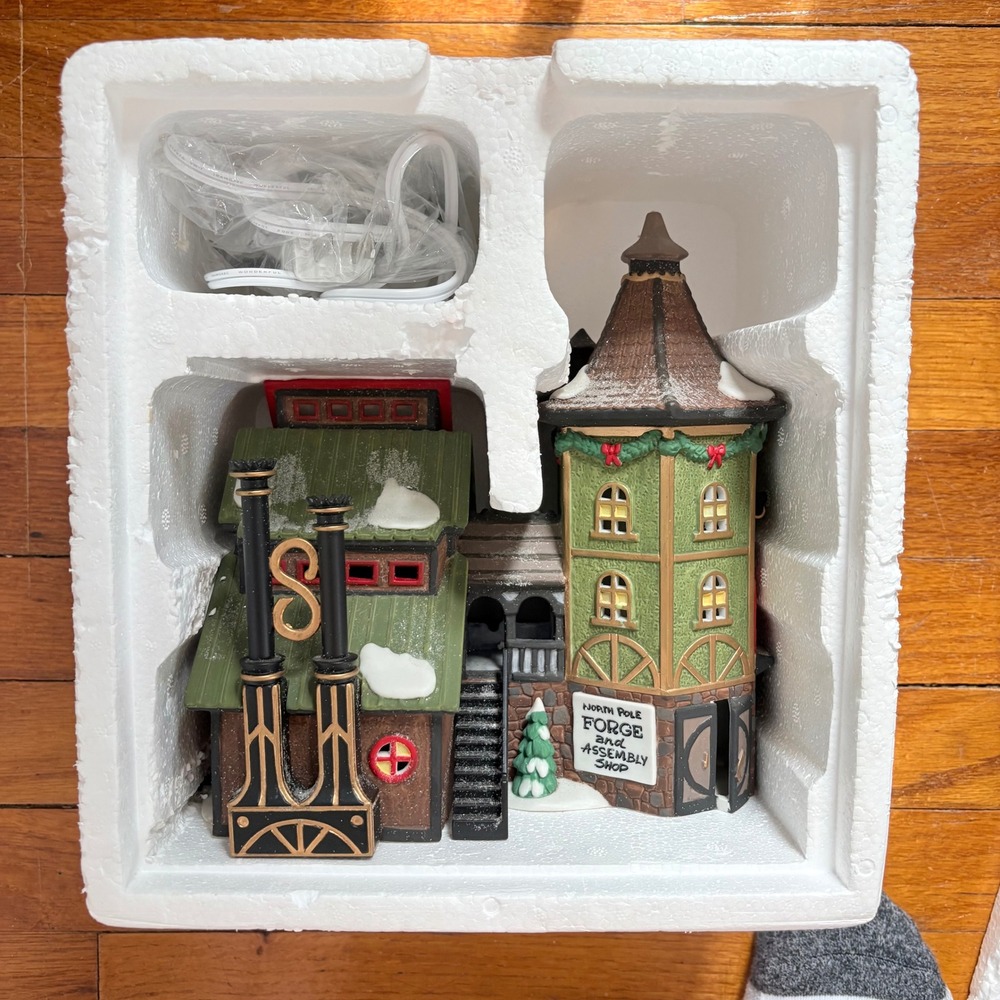 Department 56 North Pole Series Elf Forge & Assembly Shop Missing Flag - Picture 7 of 8